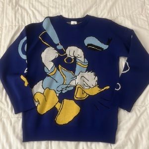 Disney blue Donald Duck crewneck sweater 🌀